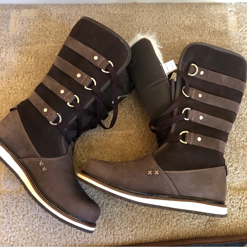 Helly Hansen womens snow boots size US 7 new without box